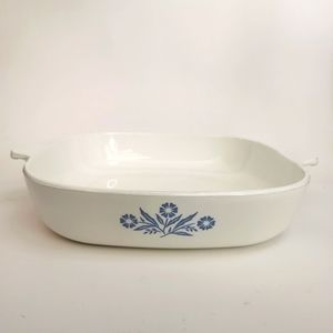 Pyrex Vintage 10in Casserole
